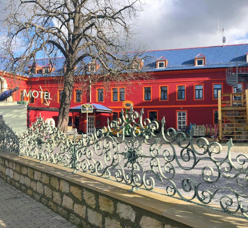Hotel Eulenspiegel - Das Erlebnishotel In Риза Екстериор снимка